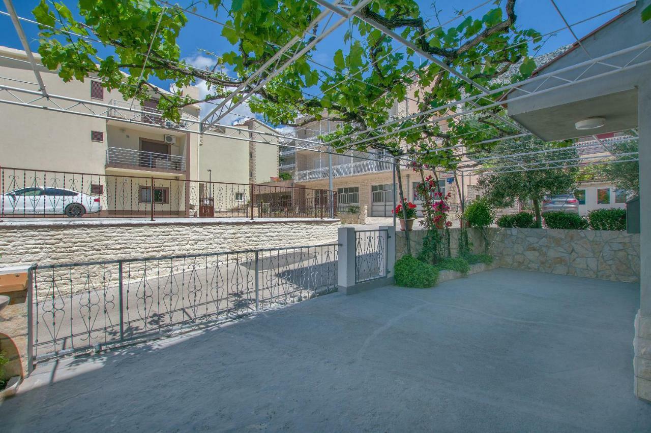 Apartments Kristina Omiš Eksteriør billede